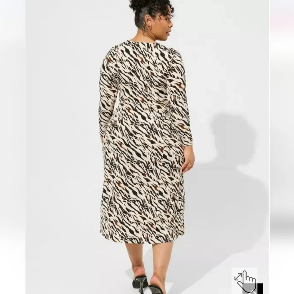 NWT Torrid Zebra Print Side Cutout Midi Dress - Size 2X - Picture 3 of 9